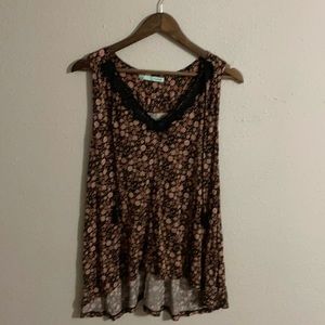 🔥PRICE DROP Maurices Black Floral Tank